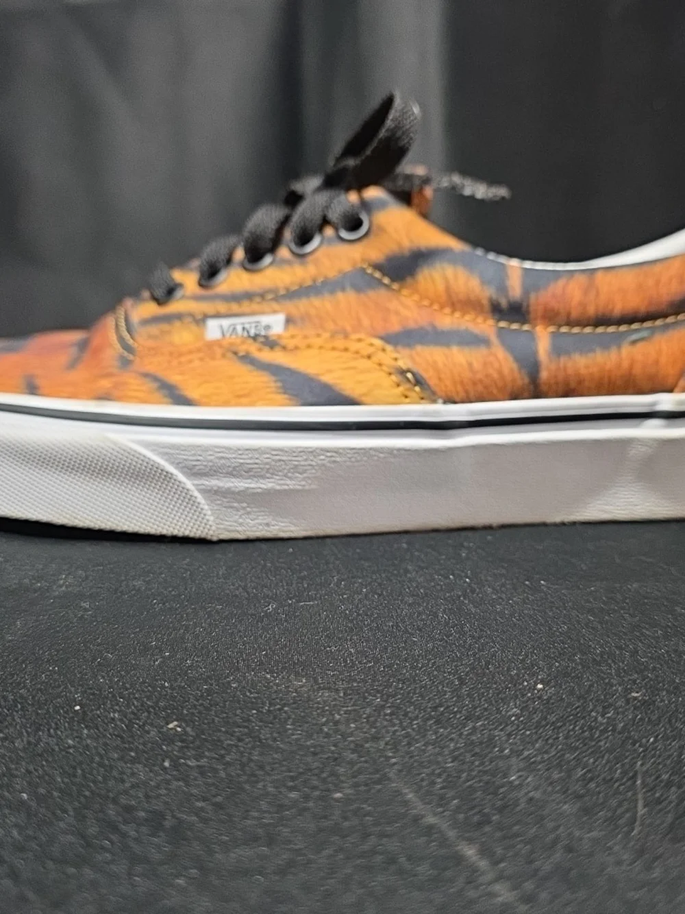 Vans low top